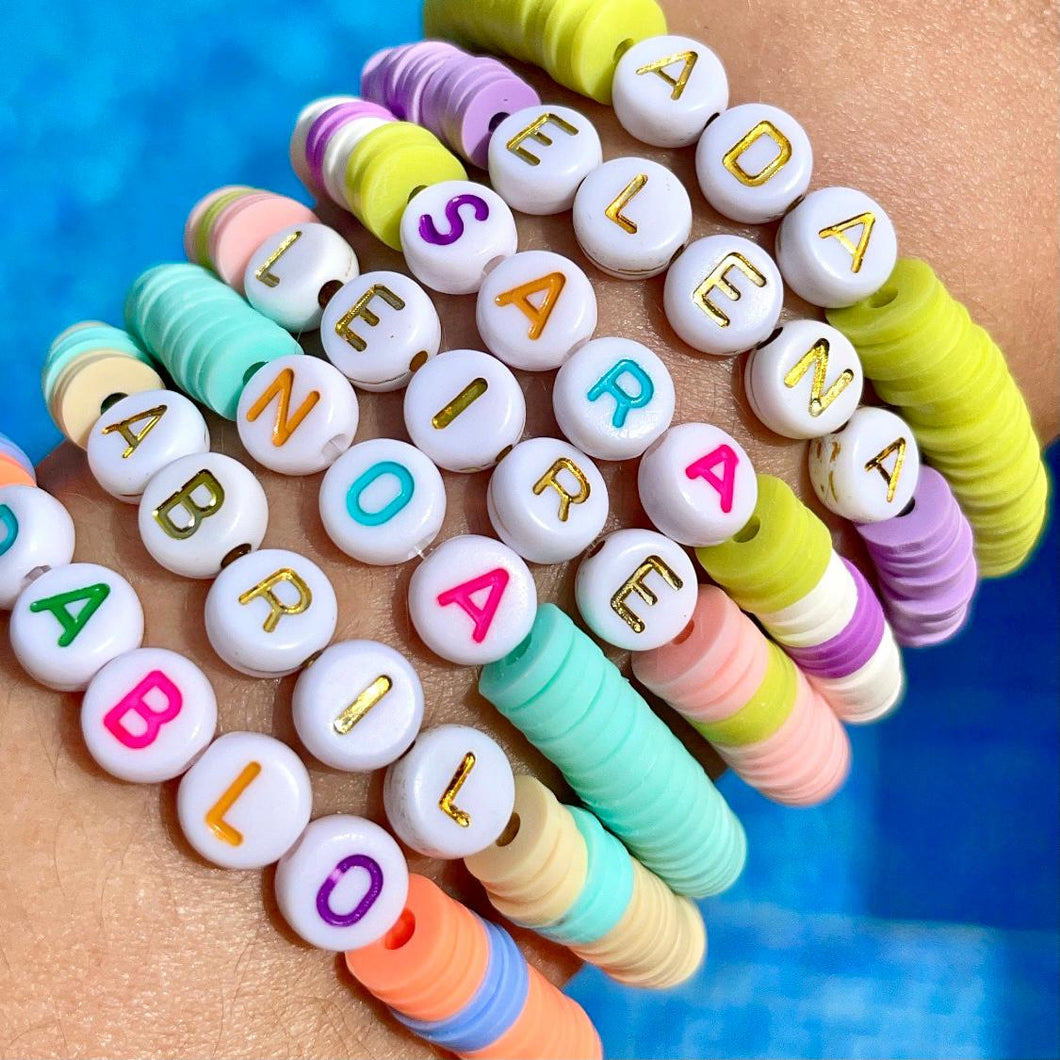 Pulsera Elia (letras multicolor)